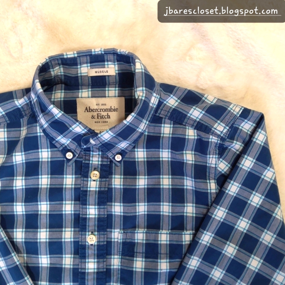 Abercrombie & Fitch | Men's Muscle Fit Button Down Shirt Size Medium Navy/White